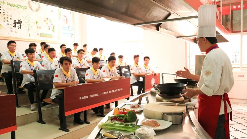 办公室零食新宠：每日坚果热量对比解析